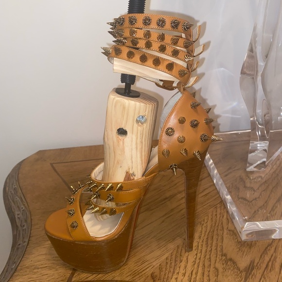 *******SOLD*******Christian Louboutin Botticellita Sandal - Picture 11 of 11